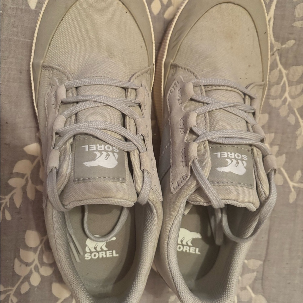 Sorel grey/white waterproof shoes 10.5
